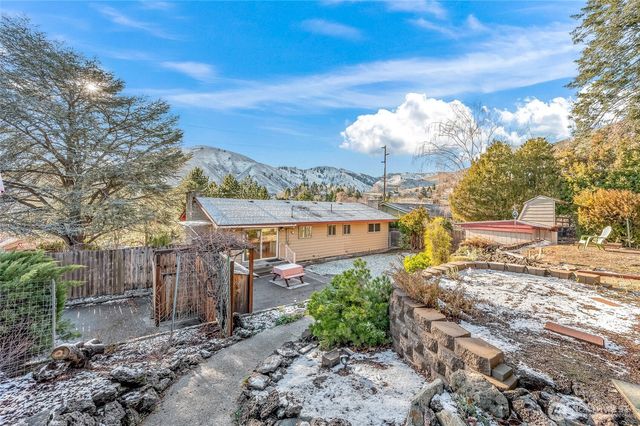 2314 Westwick Road, Wenatchee, WA 98801