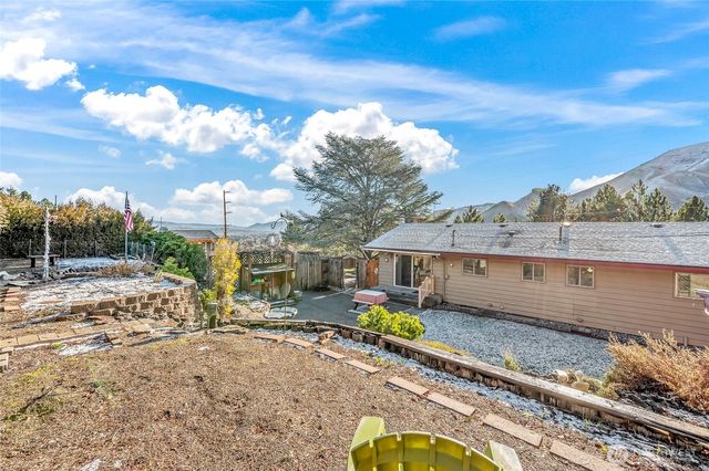 2314 Westwick Road, Wenatchee, WA 98801