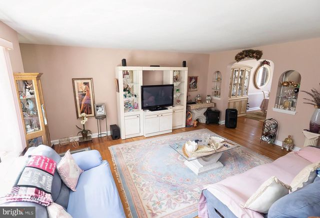 745 FAIRFAX RD, Drexel Hill, PA 19026