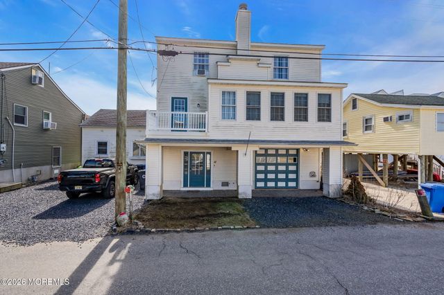 11 Avenue D, Manahawkin, NJ 08050