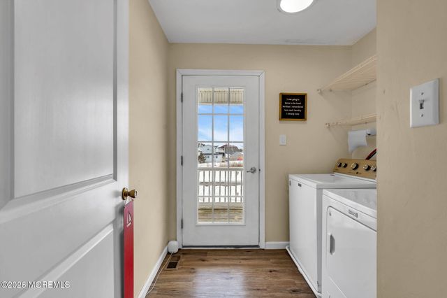 11 Avenue D, Manahawkin, NJ 08050