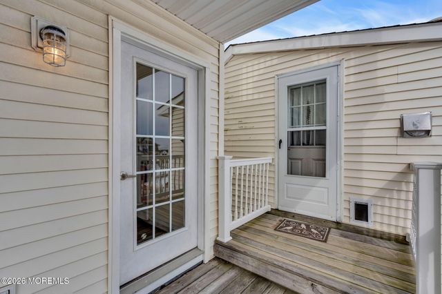 11 Avenue D, Manahawkin, NJ 08050