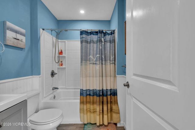 11 Avenue D, Manahawkin, NJ 08050