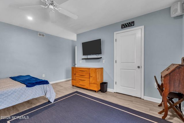 11 Avenue D, Manahawkin, NJ 08050