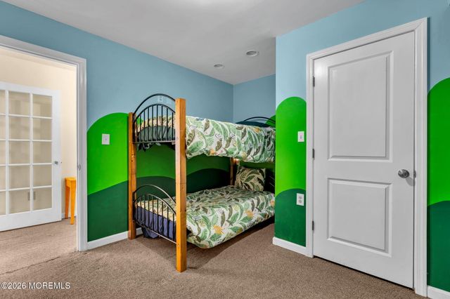 11 Avenue D, Manahawkin, NJ 08050