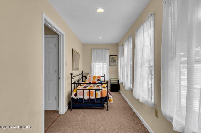 11 Avenue D, Manahawkin, NJ 08050