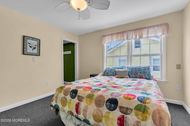 11 Avenue D, Manahawkin, NJ 08050