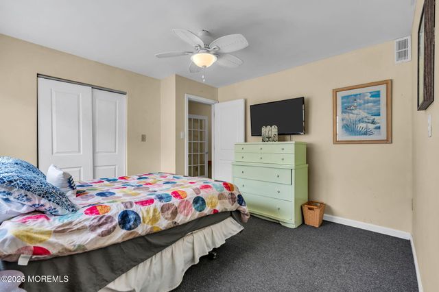 11 Avenue D, Manahawkin, NJ 08050