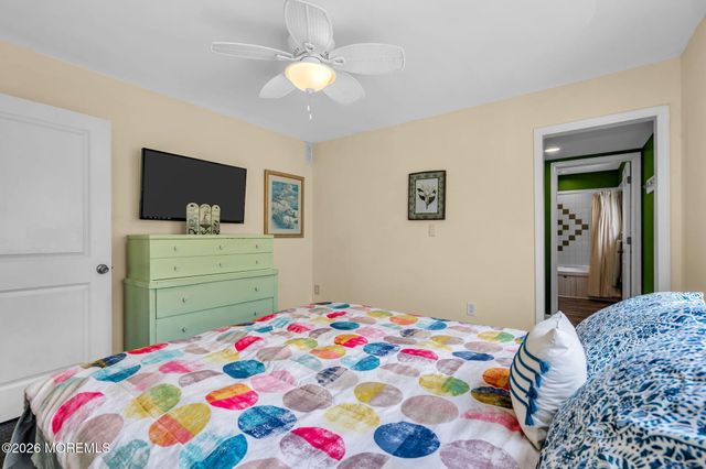 11 Avenue D, Manahawkin, NJ 08050