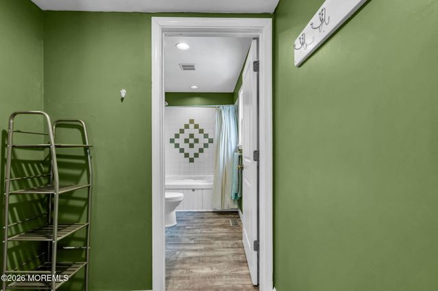 11 Avenue D, Manahawkin, NJ 08050