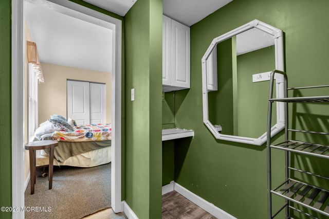 11 Avenue D, Manahawkin, NJ 08050