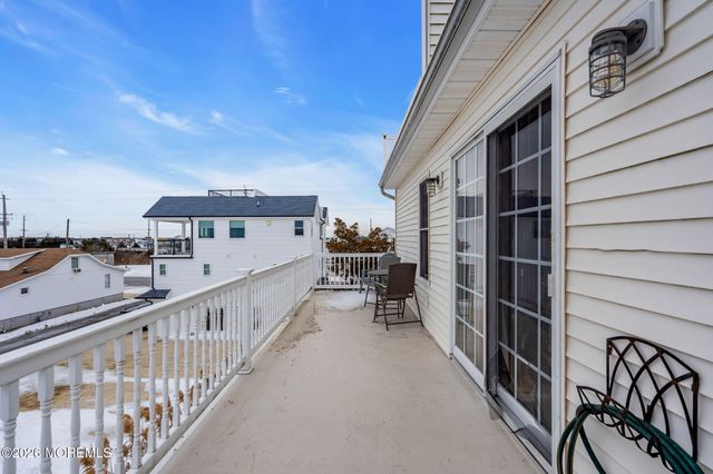 11 Avenue D, Manahawkin, NJ 08050