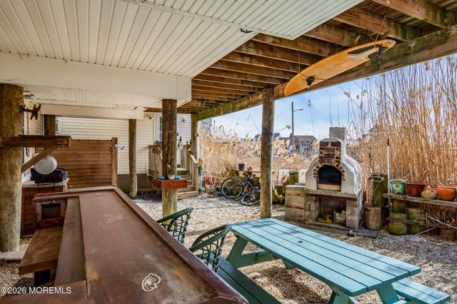 11 Avenue D, Manahawkin, NJ 08050