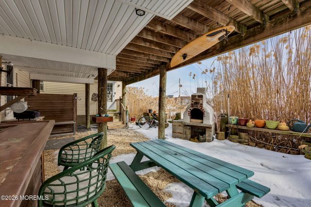 11 Avenue D, Manahawkin, NJ 08050