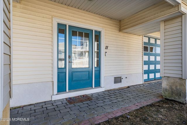 11 Avenue D, Manahawkin, NJ 08050