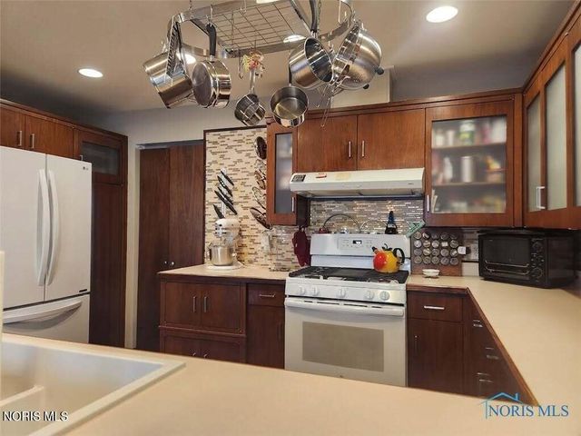 102 Oak Street, Swanton, OH 43558