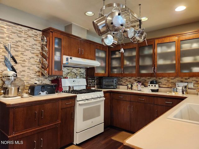 102 Oak Street, Swanton, OH 43558
