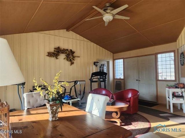 102 Oak Street, Swanton, OH 43558
