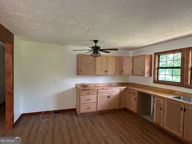 157 Old Loving Road, Mineral Bluff, GA 30559