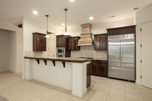 11348 N Via Montessori Drive, Fresno, CA 93730