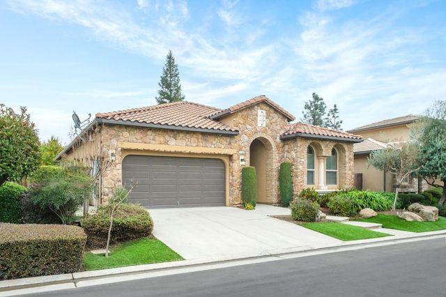 11348 N Via Montessori Drive, Fresno, CA 93730