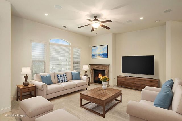 11348 N Via Montessori Drive, Fresno, CA 93730