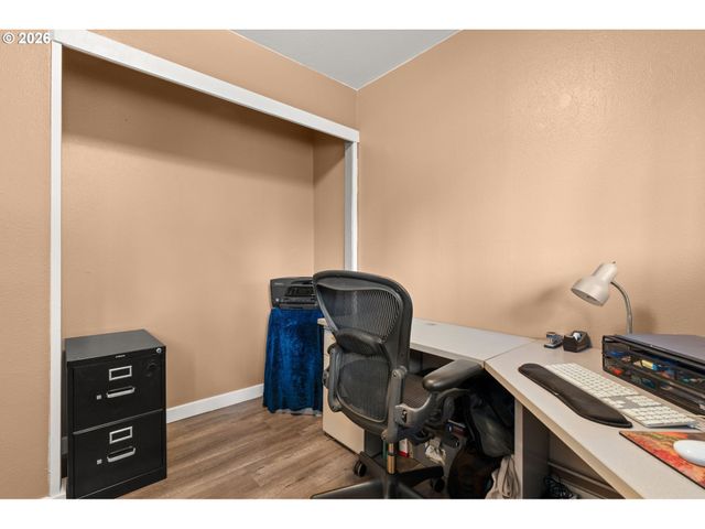 9136 Se STEELE St, Portland, OR 97266