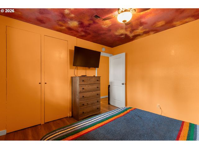 9136 Se STEELE St, Portland, OR 97266