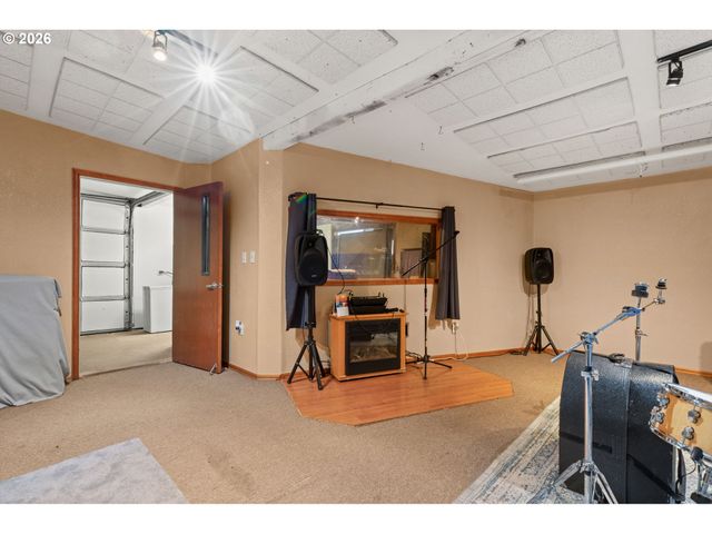 9136 Se STEELE St, Portland, OR 97266