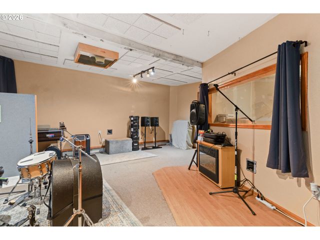 9136 Se STEELE St, Portland, OR 97266