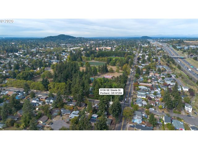 9136 Se STEELE St, Portland, OR 97266