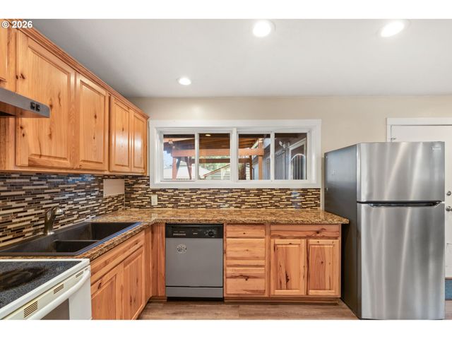 9136 Se STEELE St, Portland, OR 97266