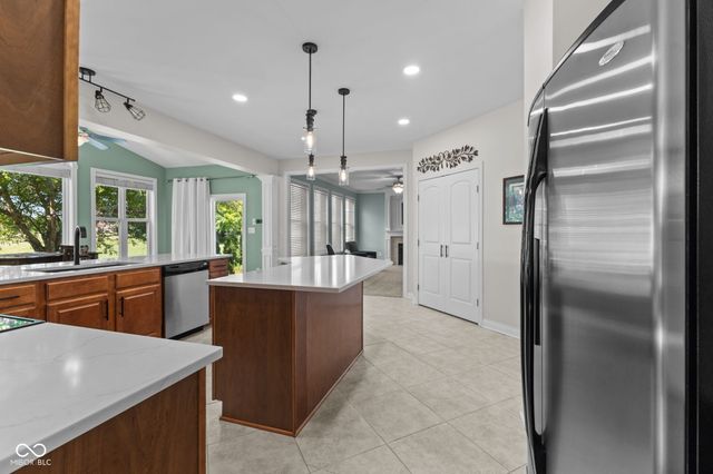 4637 Shadow Ridge Boulevard, Greenwood, IN 46143