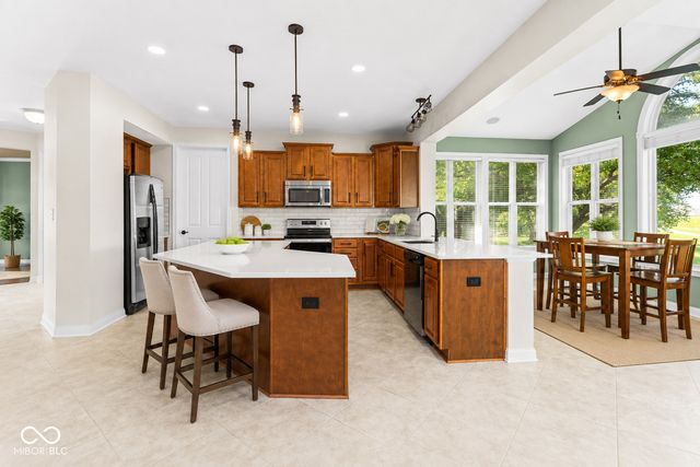 4637 Shadow Ridge Boulevard, Greenwood, IN 46143