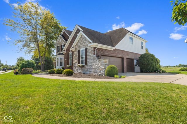 4637 Shadow Ridge Boulevard, Greenwood, IN 46143