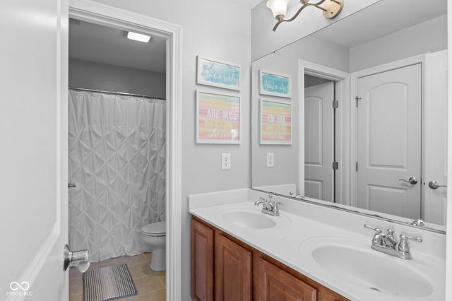 4637 Shadow Ridge Boulevard, Greenwood, IN 46143