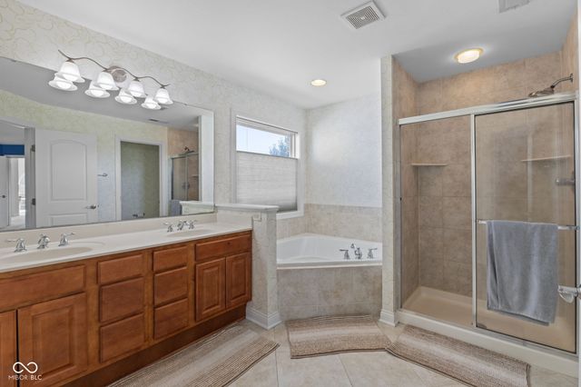 4637 Shadow Ridge Boulevard, Greenwood, IN 46143