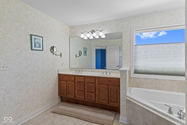 4637 Shadow Ridge Boulevard, Greenwood, IN 46143