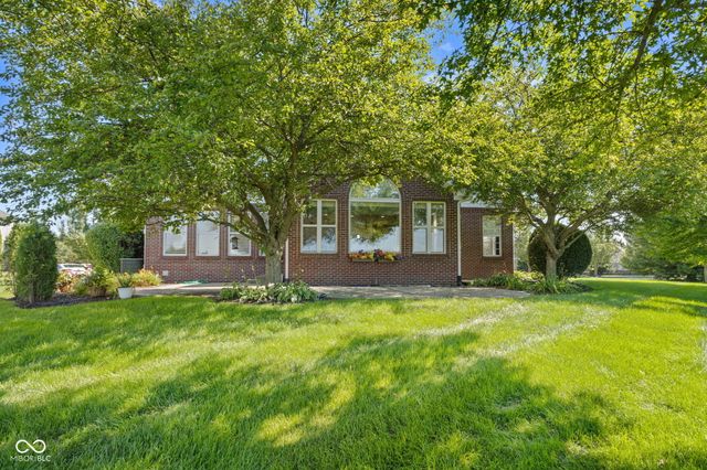 4637 Shadow Ridge Boulevard, Greenwood, IN 46143