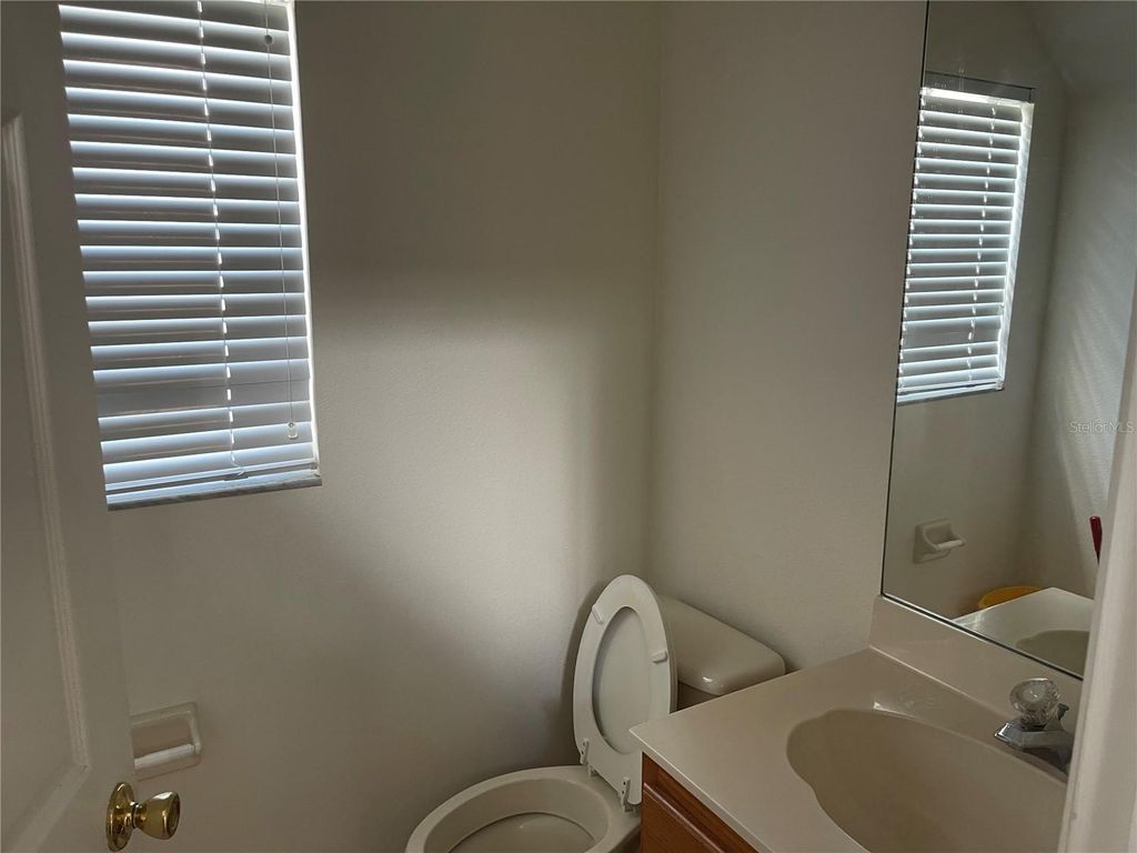 Image 11 of property listing at 13442 LAKE TURNBERRY CIRCLE, Orlando, FL 32828