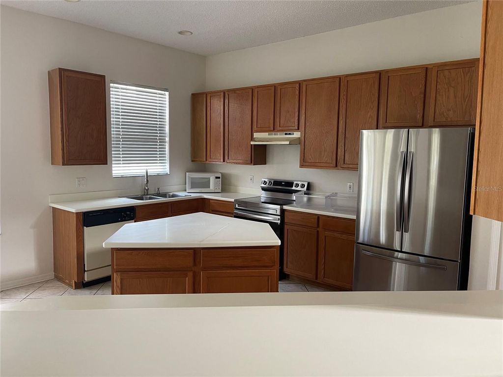 Image 6 of property listing at 13442 LAKE TURNBERRY CIRCLE, Orlando, FL 32828
