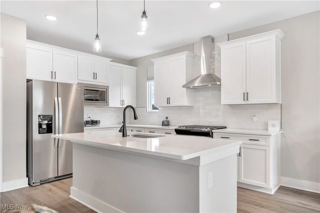 2769 Weeping Pine Drive, Medina, OH 44256