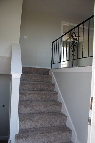 11 Skyview Lane, Woburn, MA 01801