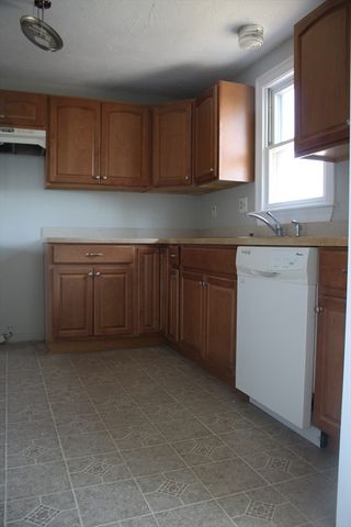 11 Skyview Lane, Woburn, MA 01801