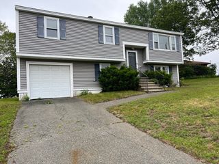 11 Skyview Lane, Woburn, MA 01801