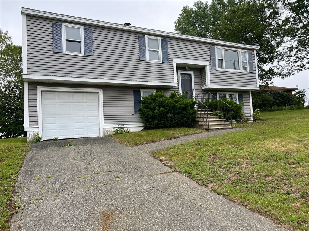 11 Skyview Lane, Woburn, MA 01801