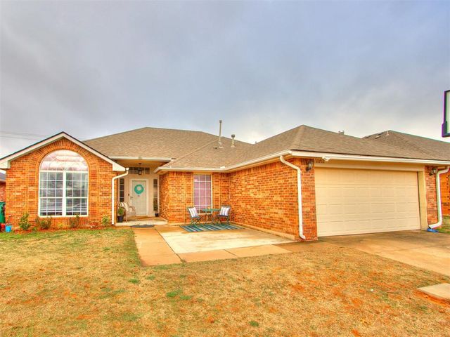 11712 SW 7th Street, Yukon, OK 73099