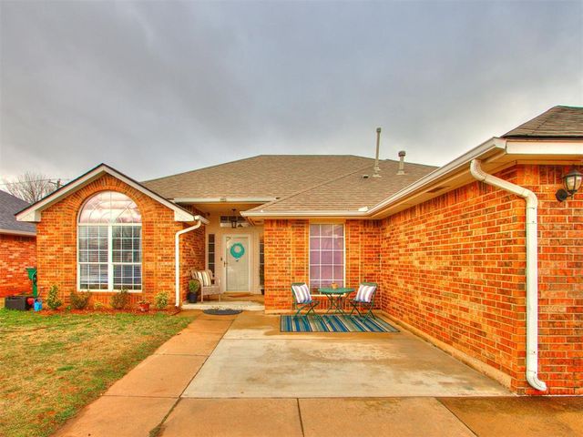 11712 SW 7th Street, Yukon, OK 73099