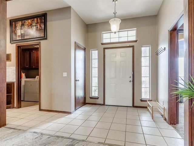 11712 SW 7th Street, Yukon, OK 73099