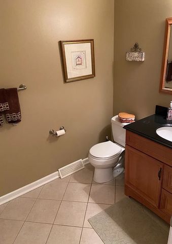 1073 W Elm Street, Palatine, IL 60067